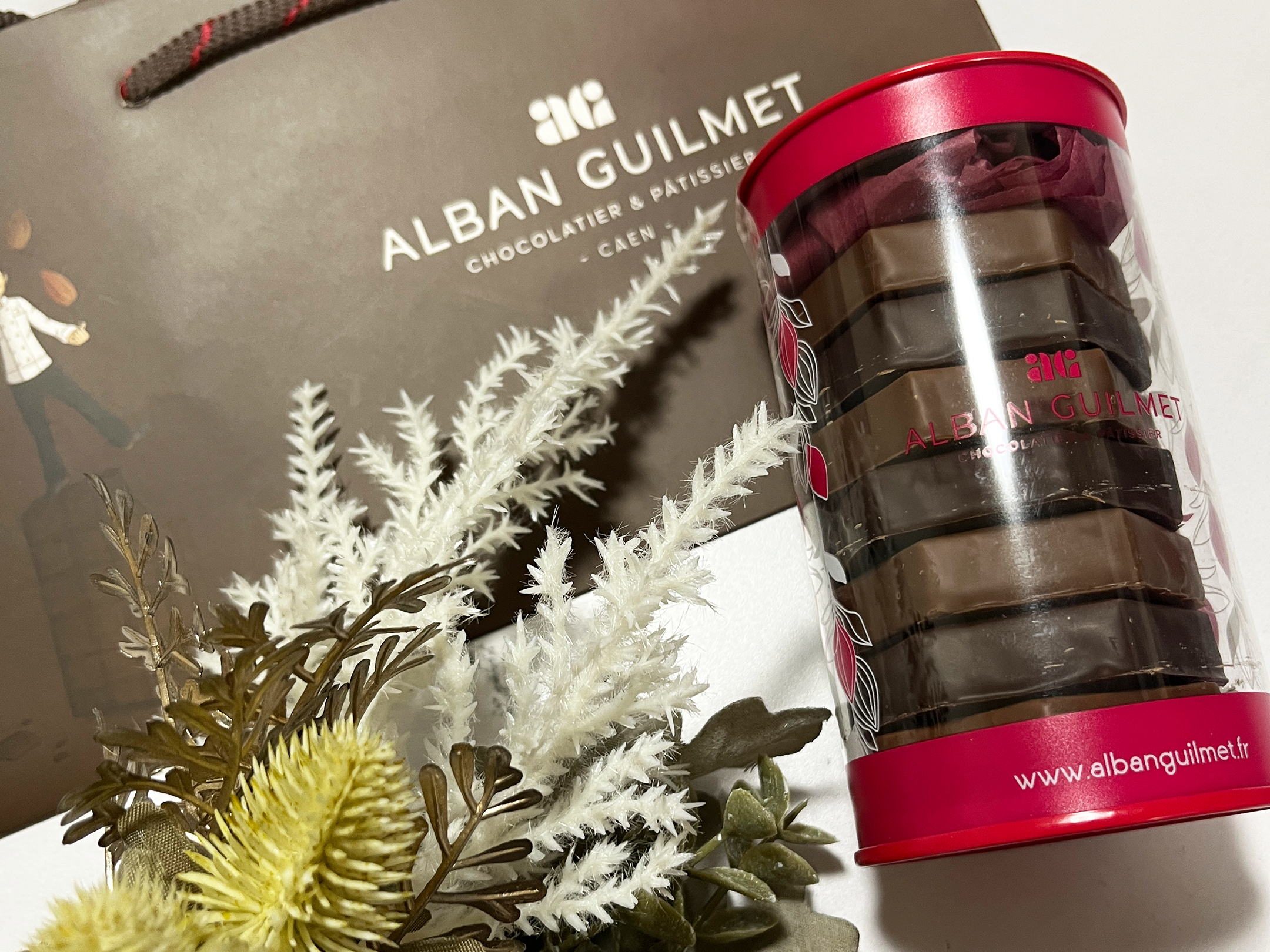 アルバンギルメのサブレショコラ（レとノワール）の外箱と中身